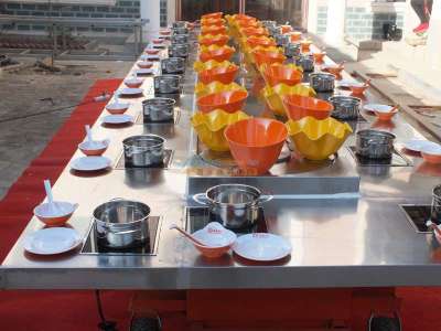 旋轉(zhuǎn)小火鍋設(shè)備多少錢？選購(gòu)價(jià)格優(yōu)惠的回轉(zhuǎn)火鍋設(shè)備，就選玲瓏廚具廠